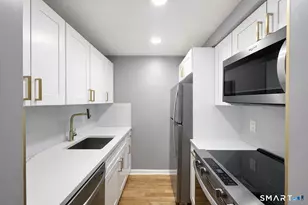 23 Charter Oak Pl, Hartford, CT 06106 - Photo 7