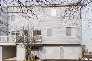 86 Staffordshire Commons Dr, Wallingford, CT 06492 - Photo 3