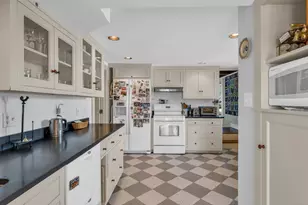 27 Ridgewood Ave, Madison, CT 06443 - Photo 9