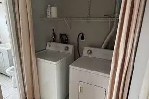 239 Cherry Hill Dr, Bridgeport, CT 06606 - Photo 9