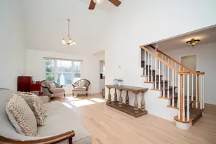 81 Old Stratfield Rd, Fairfield, CT 06825 - Photo 9