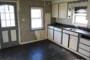 71 Broad St, Meriden, CT 06450 - Photo 9