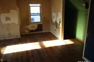 71 Broad St, Meriden, CT 06450 - Photo 13