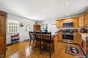 25 Stonegate Cir, Cheshire, CT 06410 - Photo 11