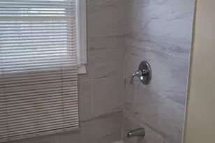 98 E Burnham St, Bloomfield, CT 06002 - Photo 9