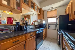 239 Farmington Ave, Hartford, CT 06105 - Photo 3