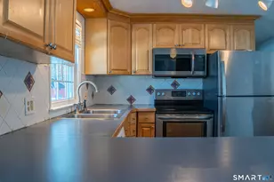 18 Leon St, Thompson, CT 06277 - Photo 5