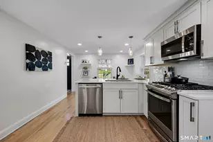 18 Foxridge Rd, West Hartford, CT 06107 - Photo 5