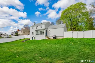 18 Foxridge Rd, West Hartford, CT 06107 - Photo 31