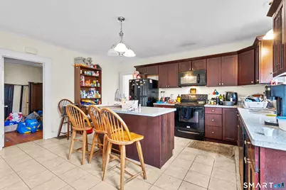 39 Oakridge Street, Norwich, CT 06360 - Photo 5