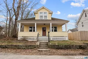 39 Oakridge St, Norwich, CT 06360 - Photo 1