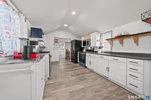 475 Ballfall Rd, Middletown, CT 06457 - Photo 3