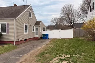 44 Lynmoor Pl, Hamden, CT 06517 - Photo 3