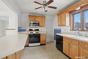 1009 E Broadway, Milford, CT 06460 - Photo 9