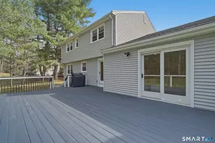 10 Litchfield Dr, Simsbury, CT 06070 - Photo 35