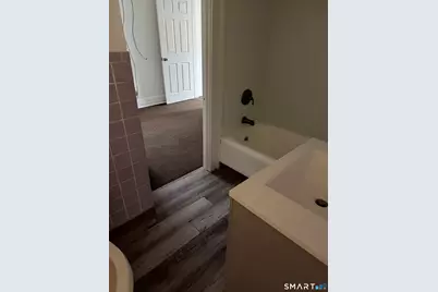 33 Pilgrim Avenue, Waterbury, CT 06704 - Photo 13