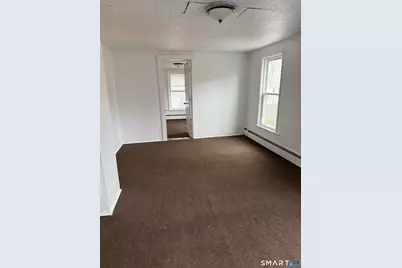 33 Pilgrim Avenue, Waterbury, CT 06704 - Photo 5