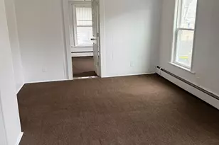 33 Pilgrim Ave, Waterbury, CT 06704 - Photo 5