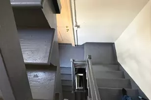 1694 Broad St, Hartford, CT 06106 - Photo 9