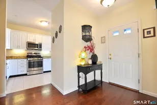 246 Kenswick Ln, Windsor, CT 06095 - Photo 3