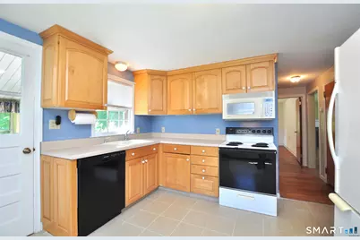 291 Bloomfield Avenue, Windsor, CT 06095 - Photo 15