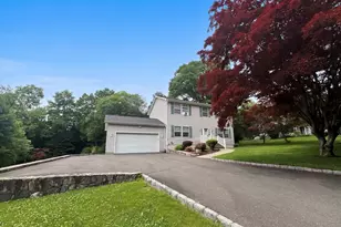 20 Driftway Rd, Danbury, CT 06811 - Photo 1