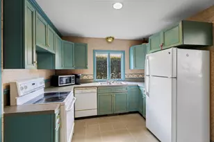 60 Lyme St, Old Lyme, CT 06371 - Photo 9