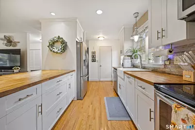 22 Beach Park Road, Clinton, CT 06413 - Photo 3