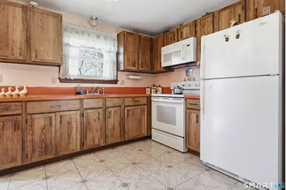 11 Woodmere Road, Waterbury, CT 06705 - Photo 17