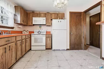 11 Woodmere Road, Waterbury, CT 06705 - Photo 15
