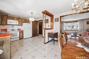 11 Woodmere Rd, Waterbury, CT 06705 - Photo 11