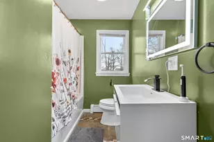 104 Oakdale St, Bridgeport, CT 06606 - Photo 9