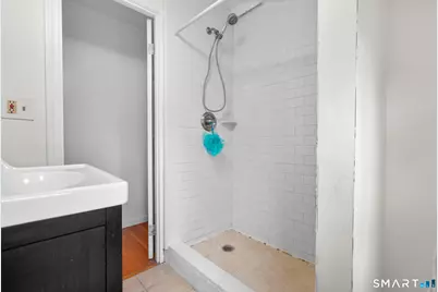 104 Oakdale Street, Bridgeport, CT 06606 - Photo 11