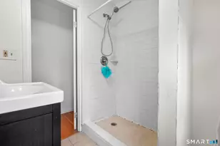 104 Oakdale St, Bridgeport, CT 06606 - Photo 11