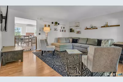 8 Foot Circle #8, Wallingford, CT 06492 - Photo 5