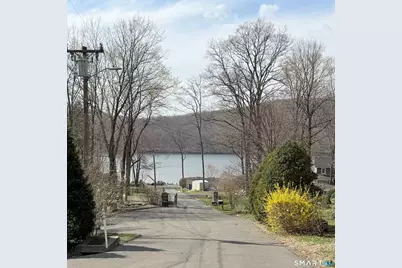 6 Brighton Street, Danbury, CT 06811 - Photo 37