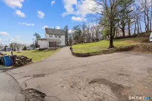 142 Gracey Ave, Meriden, CT 06451 - Photo 3