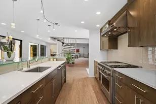 66 Dogwood Ln, Trumbull, CT 06611 - Photo 5