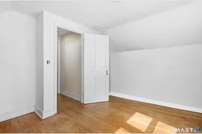 170 Hillside Avenue, Bridgeport, CT 06604 - Photo 23