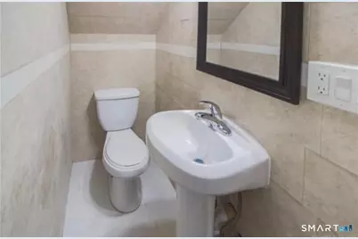 36 Lee Avenue, Bridgeport, CT 06605 - Photo 9