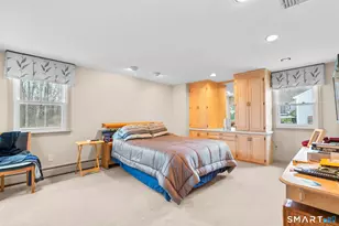 46 Burnwood Dr, Bloomfield, CT 06002 - Photo 13