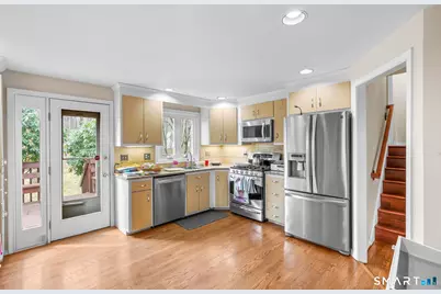 46 Burnwood Drive, Bloomfield, CT 06002 - Photo 9