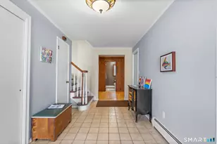 46 Burnwood Dr, Bloomfield, CT 06002 - Photo 3