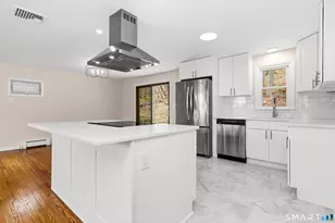 46 Rainbow Ct, Hamden, CT 06514 - Photo 3