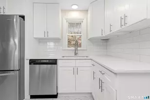 46 Rainbow Ct, Hamden, CT 06514 - Photo 5