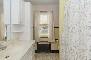 68 Valentino Dr, Waterbury, CT 06704 - Photo 17