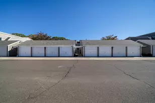 323 Walden Green Rd, Branford, CT 06405 - Photo 17