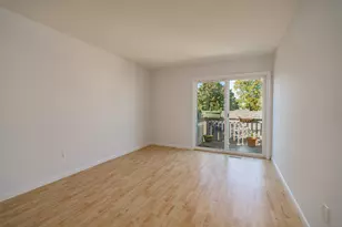 323 Walden Green Rd, Branford, CT 06405 - Photo 7