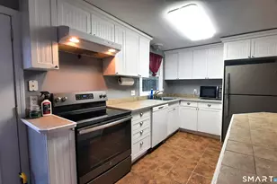 68 Viens St, Putnam, CT 06260 - Photo 5