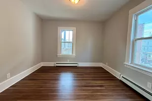 135 Caroline St, Bridgeport, CT 06608 - Photo 5